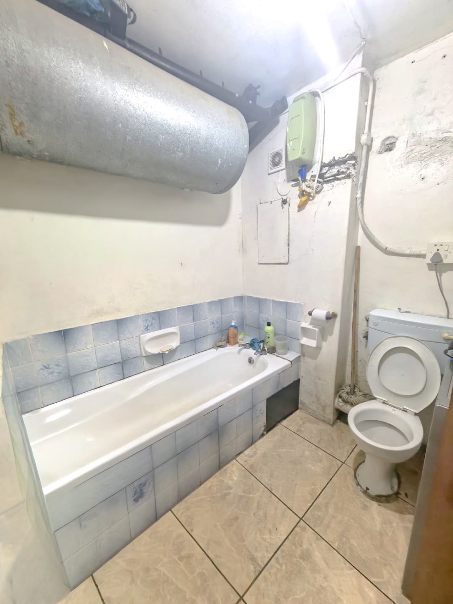 2 Bedroom Property for Sale in Grassy Park Western Cape